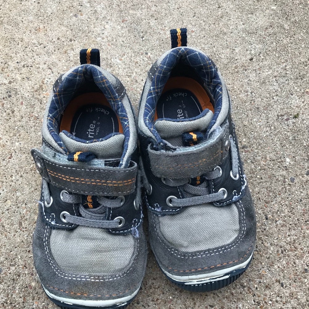 Stride Rite toddler boys sneakers 7W
